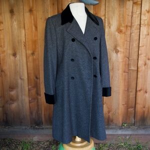 Vintage Laura Ashley 80% Wool Grey & Black Coat Made In Poland Woman's 8
